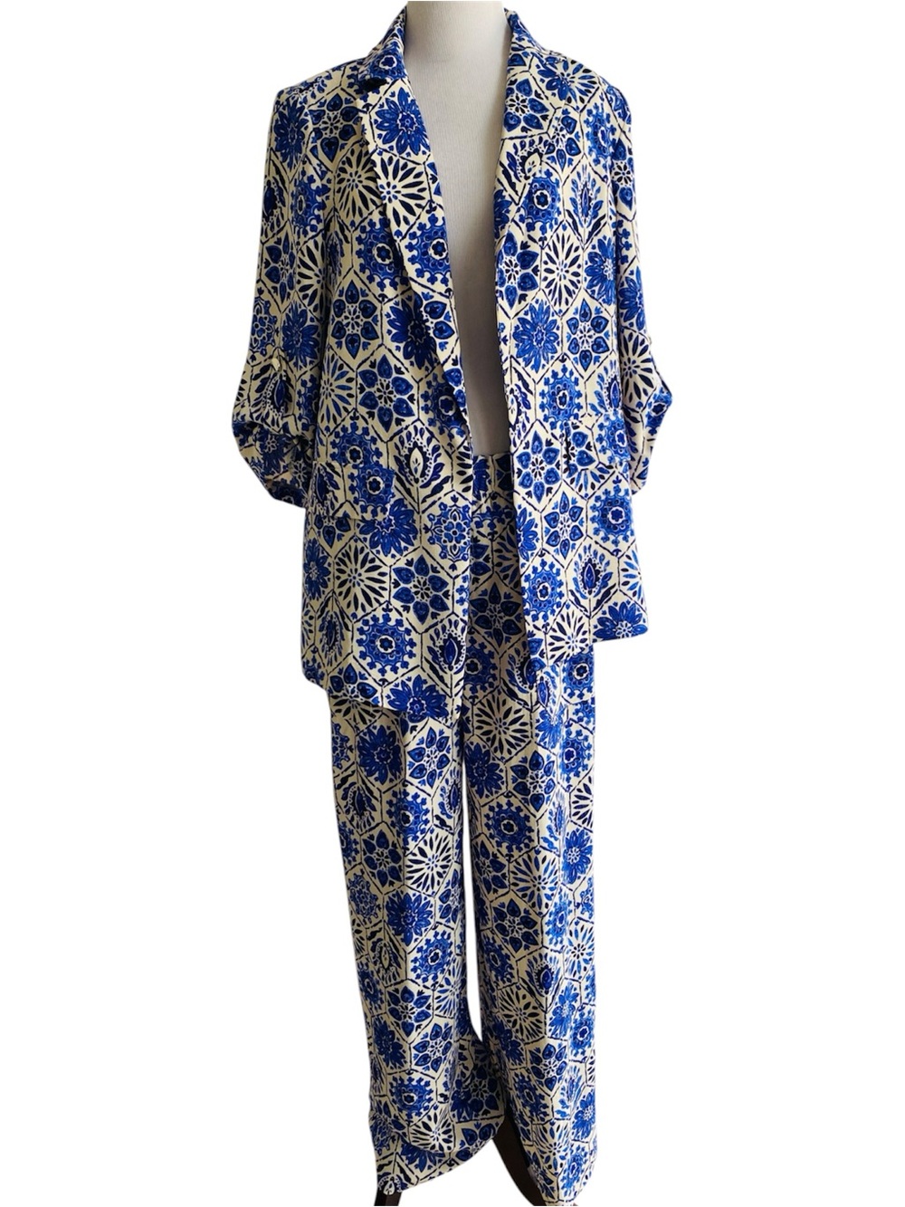 Messini Printed Blue & White Wide-Leg Pant  Jacket Set  Medium Resortwear Coast